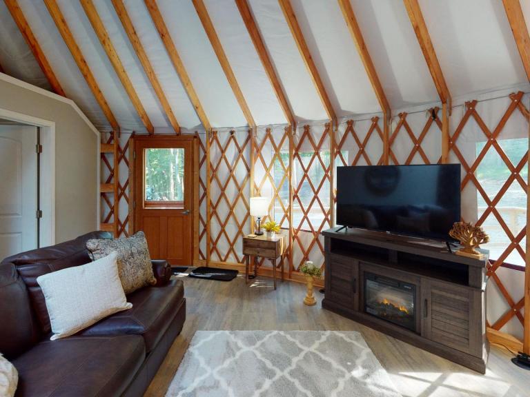 Hocking Hills Yurts Cabins Arbor Ridge Living Room 2022